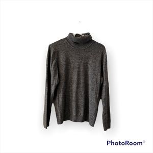 Andrew Marc turtle neck long sleeve sweater
